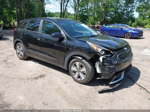 KNDCB3LC8K5264409 2019 KIA NIRO - Image 1