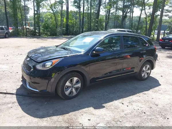 KNDCB3LC8K5264409 2019 KIA NIRO - Image 2