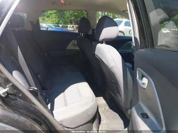 KNDCB3LC8K5264409 2019 KIA NIRO - Image 8