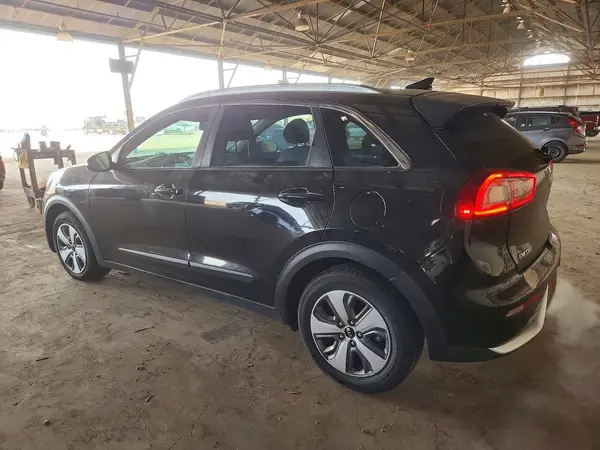 KNDCB3LC8K5266032 2019 KIA NIRO - Image 2
