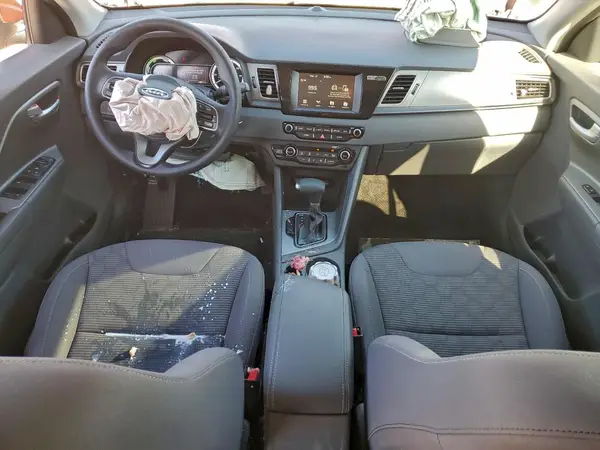 KNDCB3LC8K5276155 2019 KIA NIRO - Image 8