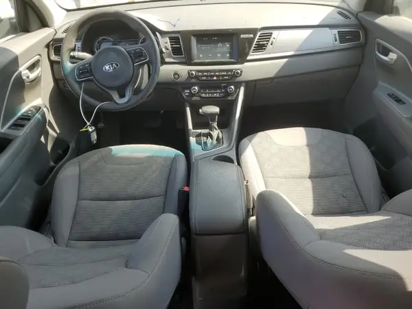 KNDCB3LC8K5285048 2019 KIA NIRO - Image 8