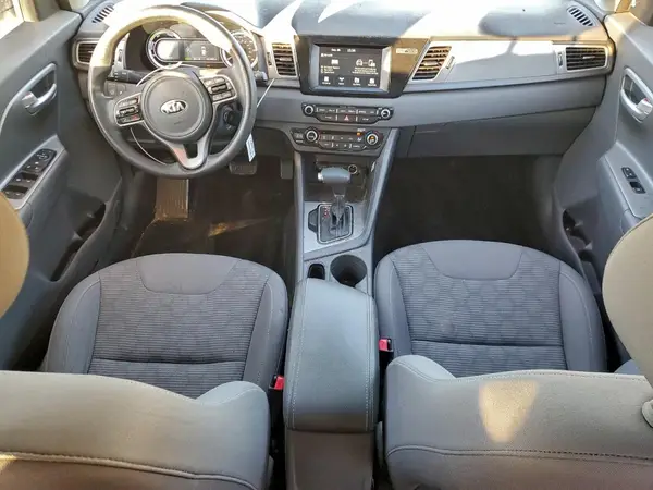 KNDCB3LC8K5291514 2019 KIA NIRO - Image 8