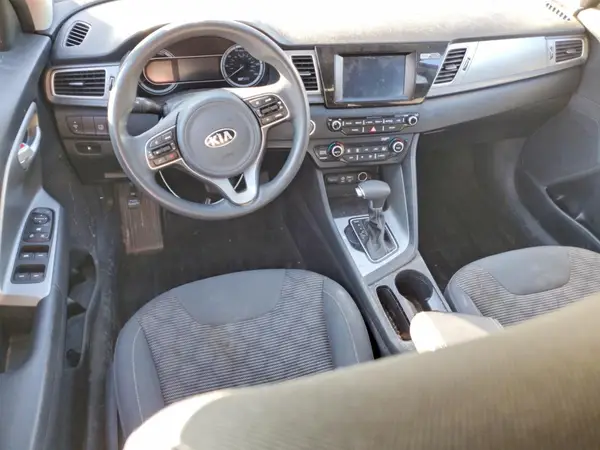 KNDCB3LC8K5295367 2019 KIA NIRO - Image 8
