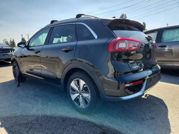 KNDCB3LC8K5304603 2019 KIA NIRO - Image 2