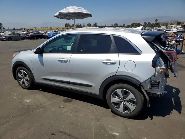 KNDCB3LC8K5306447 2019 KIA NIRO - Image 2