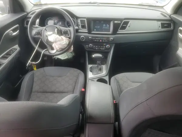 KNDCB3LC8K5328609 2019 KIA NIRO - Image 8
