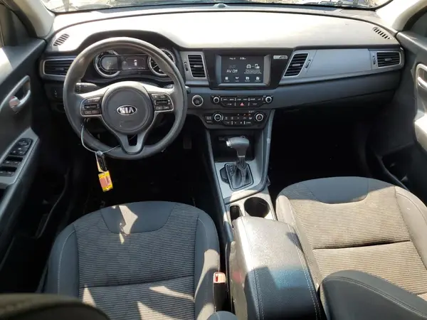 KNDCB3LC8K5331624 2019 KIA NIRO - Image 8