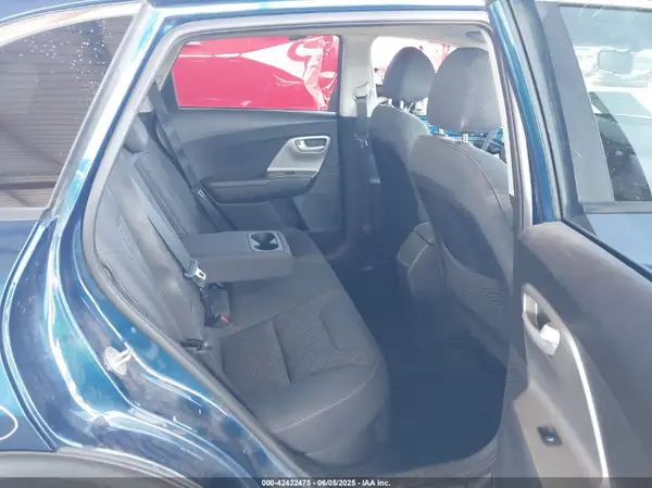 KNDCB3LC8K5334135 2019 KIA NIRO - Image 8