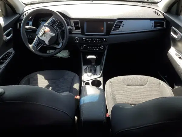 KNDCB3LC8K5335821 2019 KIA NIRO - Image 8