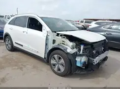 KNDCB3LC8K5337777 2019 KIA NIRO