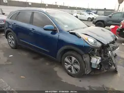 KNDCB3LC8K5338511 2019 KIA NIRO