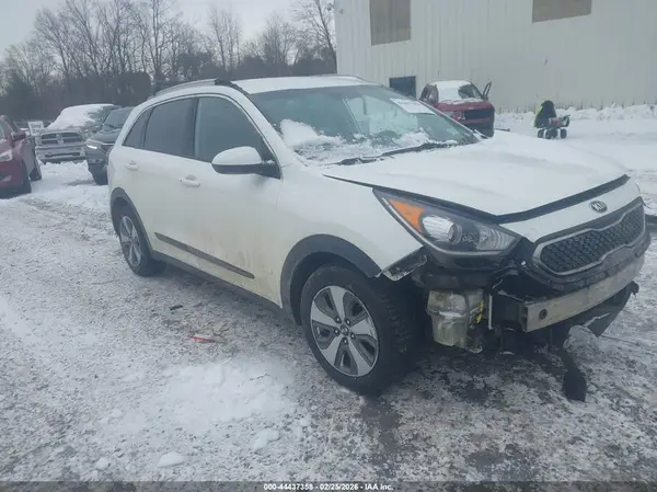 KNDCB3LC8K5338749 2019 KIA NIRO - Image 1