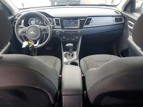 KNDCB3LC8K5349251 2019 KIA NIRO - Image 8
