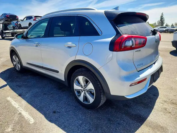 KNDCB3LC8K5351565 2019 KIA NIRO - Image 2