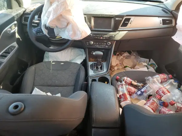 KNDCB3LC8K5352358 2019 KIA NIRO - Image 8