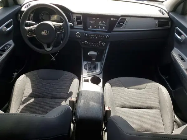 KNDCB3LC8K5353753 2019 KIA NIRO - Image 8