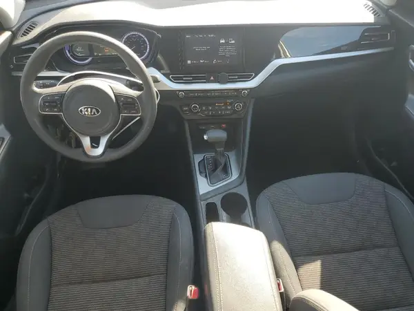 KNDCB3LC8L5377570 2020 KIA NIRO - Image 8