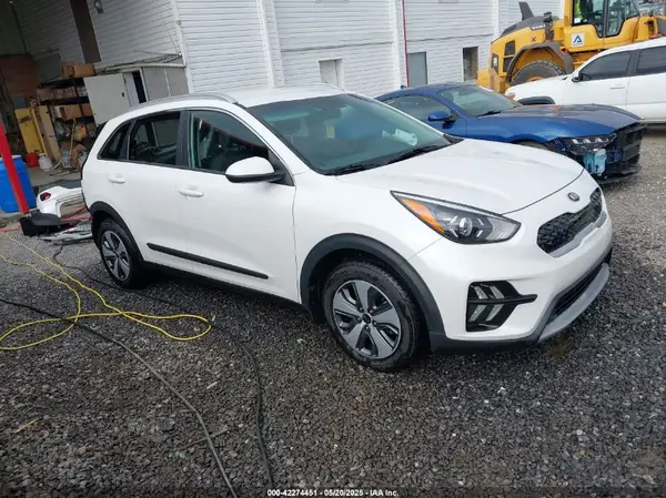 KNDCB3LC8L5420417 2020 KIA NIRO - Image 1