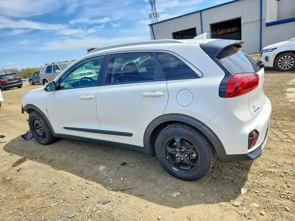 KNDCB3LC8L5427156 2020 KIA NIRO - Image 2