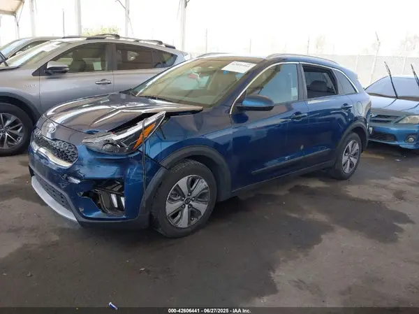 KNDCB3LC8L5439131 2020 KIA NIRO - Image 2