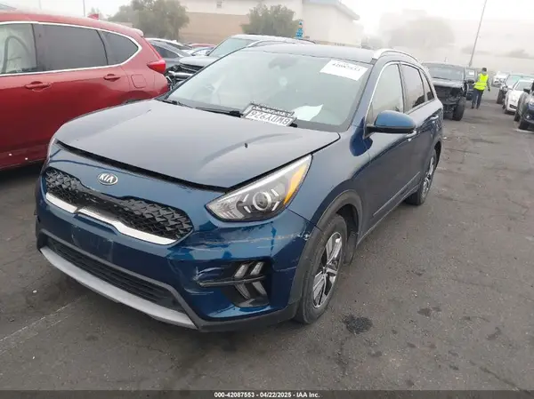 KNDCB3LC8L5443129 2020 KIA NIRO - Image 2