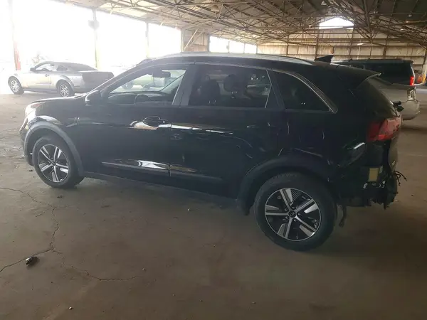 KNDCB3LC8M5464144 2021 KIA NIRO - Image 2