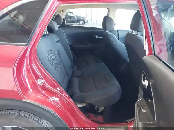 KNDCB3LC8M5464161 2021 KIA NIRO - Image 8