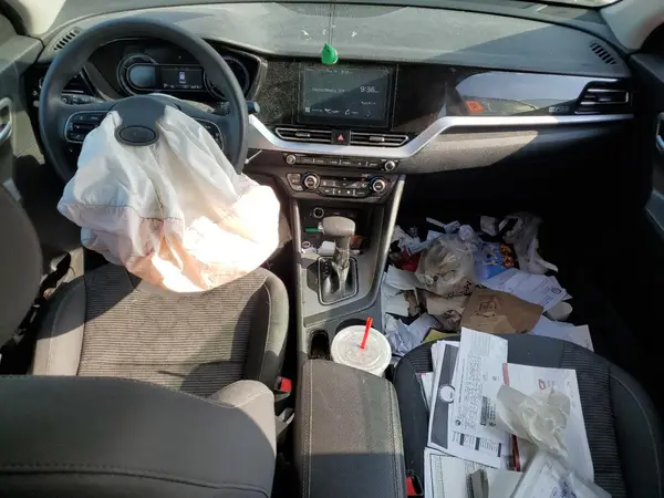 KNDCB3LC8M5468193 2021 KIA NIRO - Image 8
