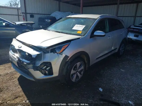 KNDCB3LC8M5486855 2021 KIA NIRO - Image 2