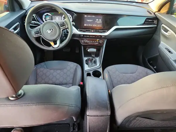 KNDCB3LC8M5486922 2021 KIA NIRO - Image 8