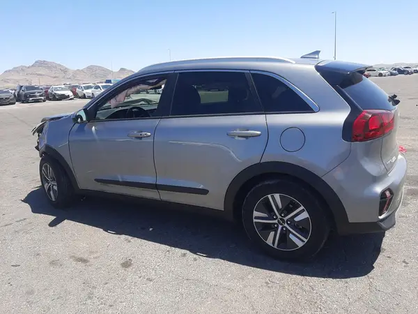 KNDCB3LC8N5504224 2022 KIA NIRO - Image 2