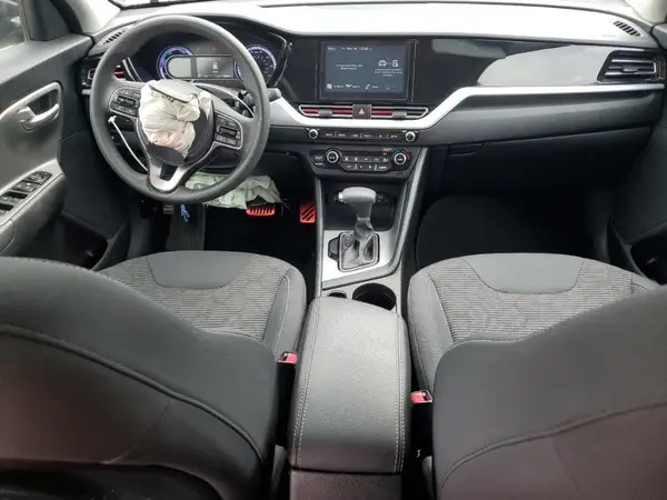 KNDCB3LC8N5509875 2022 KIA NIRO - Image 8