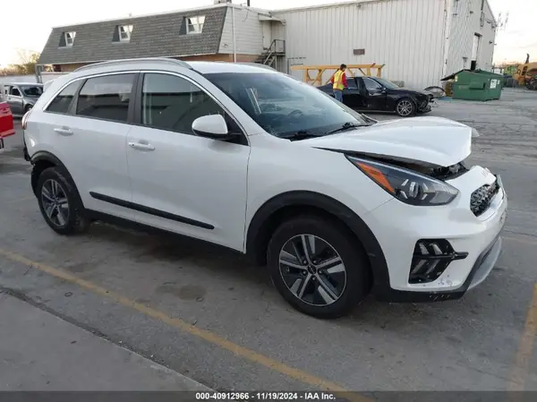KNDCB3LC8N5510153 2022 KIA NIRO - Image 1