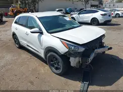 KNDCB3LC8N5511058 2022 KIA NIRO