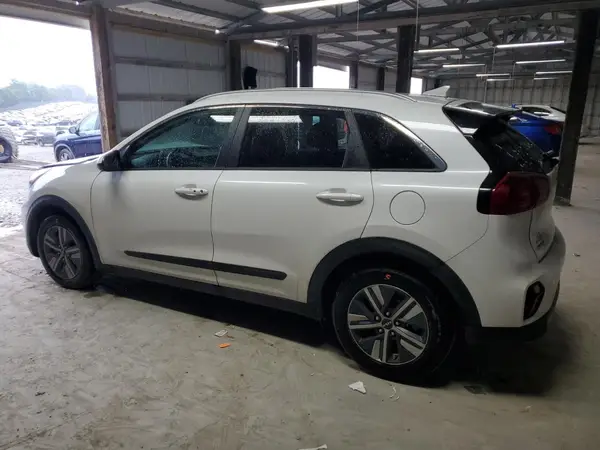KNDCB3LC8N5515241 2022 KIA NIRO - Image 2