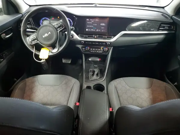 KNDCB3LC8N5515241 2022 KIA NIRO - Image 8