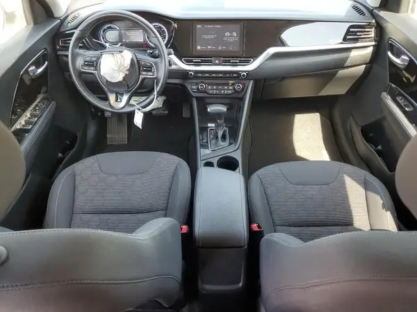 KNDCB3LC8N5527731 2022 KIA NIRO - Image 8
