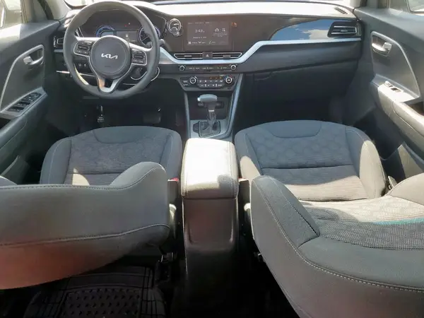 KNDCB3LC8N5534484 2022 KIA NIRO - Image 8