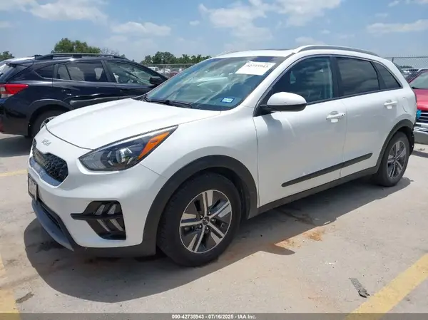 KNDCB3LC8N5535523 2022 KIA NIRO - Image 2