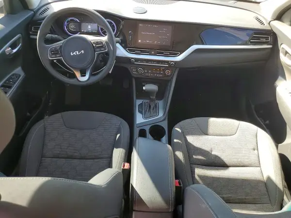 KNDCB3LC8N5536946 2022 KIA NIRO - Image 8