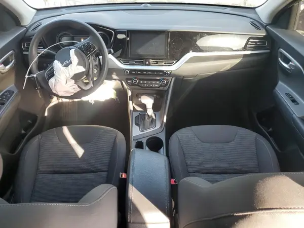 KNDCB3LC8N5539524 2022 KIA NIRO - Image 8