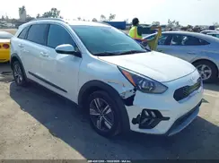KNDCB3LC8N5540818 2022 KIA NIRO