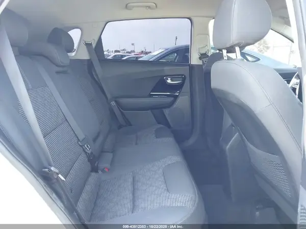 KNDCB3LC8N5540818 2022 KIA NIRO - Image 8
