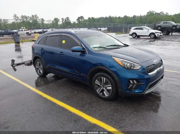 KNDCB3LC8N5545615 2022 KIA NIRO - Image 1