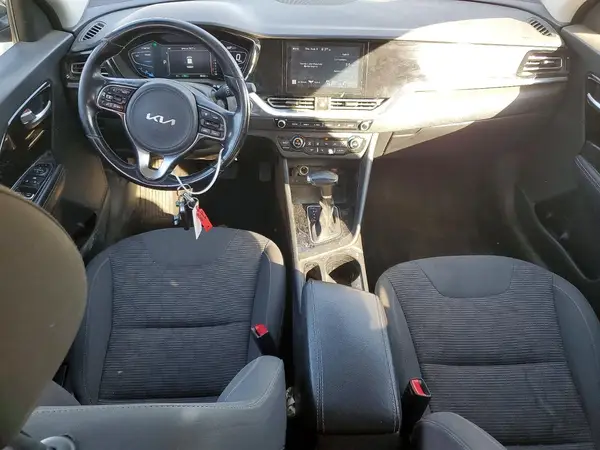 KNDCB3LC8N5548711 2022 KIA NIRO - Image 8