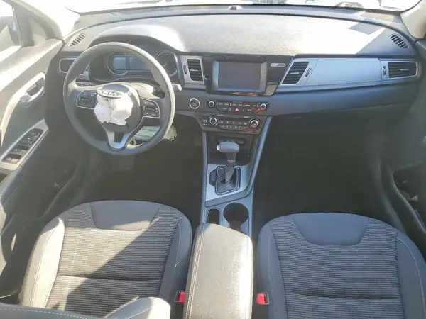 KNDCB3LC9H5049680 2017 KIA NIRO - Image 8