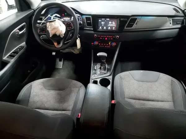 KNDCB3LC9H5051185 2017 KIA NIRO - Image 8