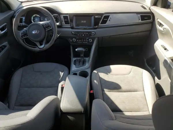 KNDCB3LC9H5052689 2017 KIA NIRO - Image 8