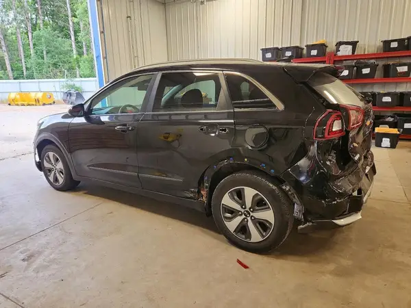 KNDCB3LC9H5055320 2017 KIA NIRO - Image 2